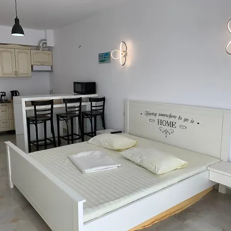 Διαμέρισμα Large And Bright Studio Near The Sea