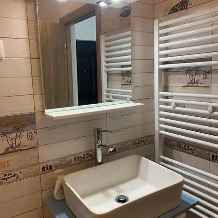 Large And Bright Studio Near The Sea Διαμέρισμα *